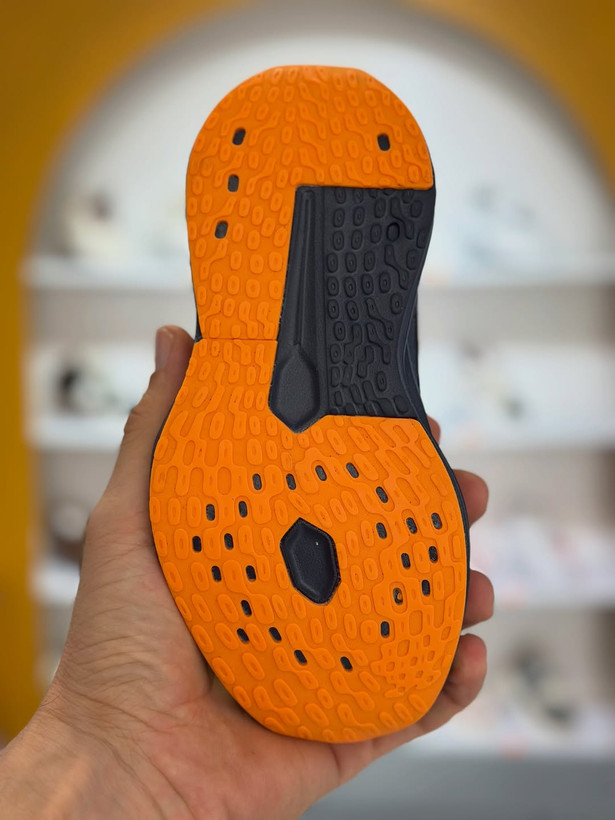 کفش بی کی جی BKG اورجینال مدل رانینگ بچگانه - 32 تا 39 -کد 255