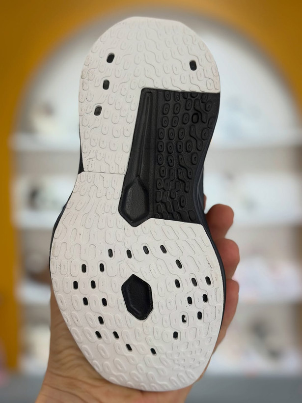 کفش بی کی جی BKG اورجینال مدل رانینگ بچگانه - 32 تا 39 -کد 255