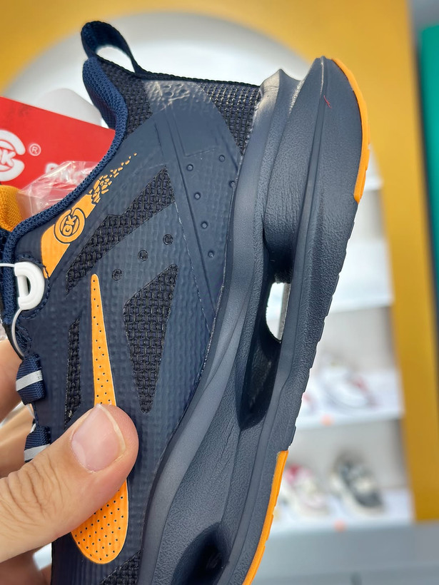 کفش بی کی جی BKG اورجینال مدل رانینگ بچگانه - 32 تا 39 -کد 255